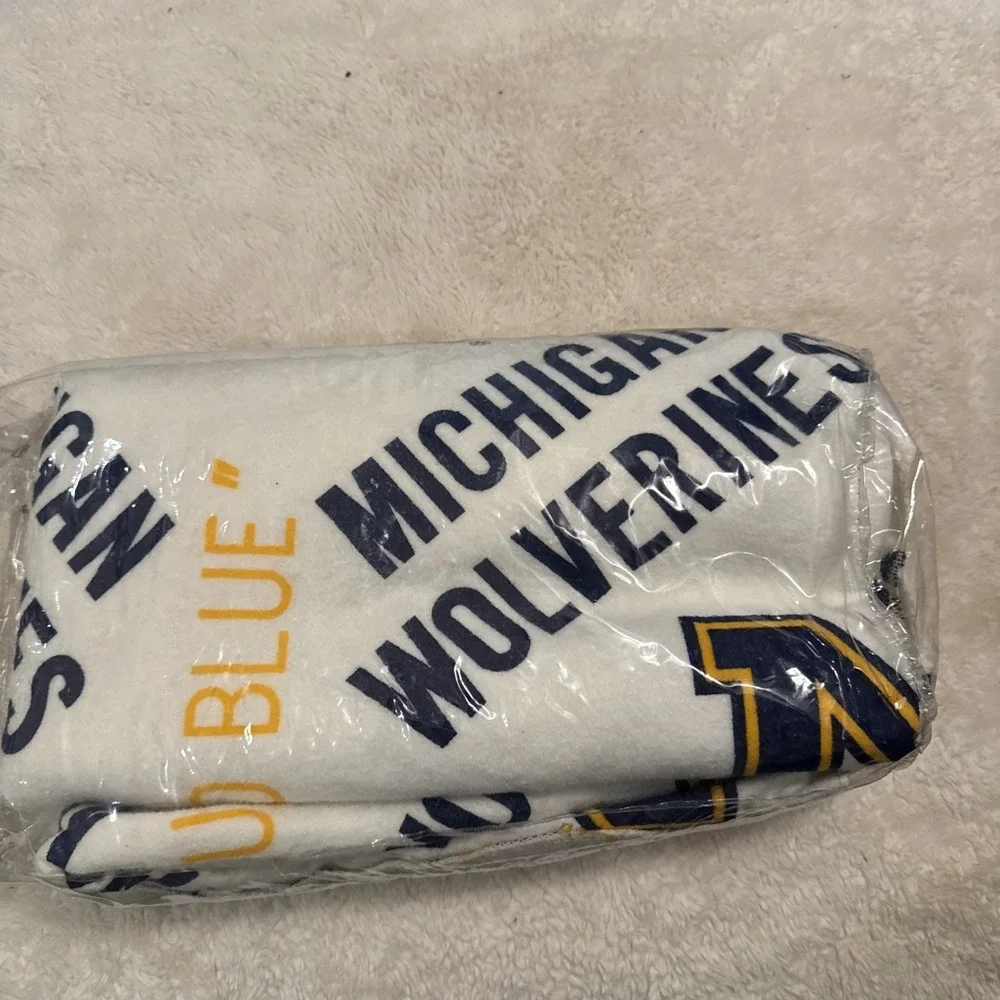 Vintage Michigan University Club U Of M New Vintage Blanket Wolverines 60 X 90